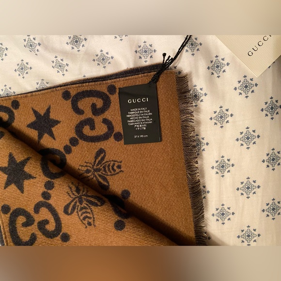 Gucci wool scarf with bees - Picture 4 of 5